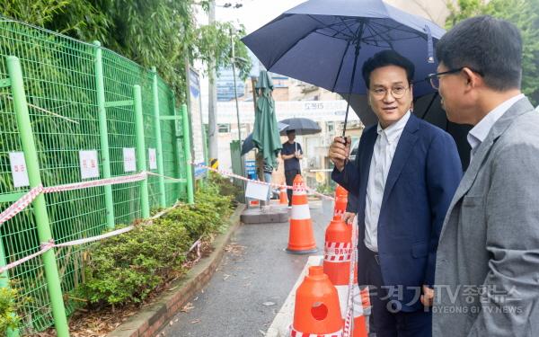 [크기변환]260710_안민석_교육감__“학생_안전은_어떤_경우에도_양보할_수_없는_최우선_원칙”(사진1)_평택_라온중학교_현장_방문.jpg