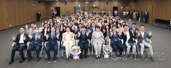 [크기변환]260713 제12대 경기도의회 의장단. 사무처 직원들과 상견례 '대한민국 최고의 의회 만들자' 다짐 (4).jpg