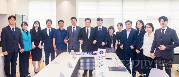 [크기변환]260713_경기도교육청__전국_최초_'교권보호전담관'_제도_신설(생활교육과)(사진2).jpg