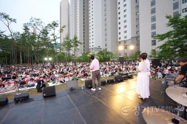 [크기변환](사진3)K-컬처 중심 하남’ 위례·감일 특별공연...자연친화형 피크닉 공연으로 대성황.jpg