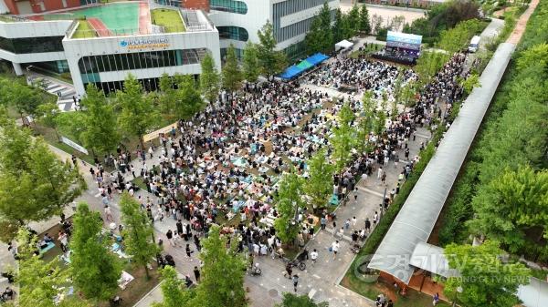 [크기변환](사진4)K-컬처 중심 하남’ 위례·감일 특별공연...자연친화형 피크닉 공연으로 대성황.jpg
