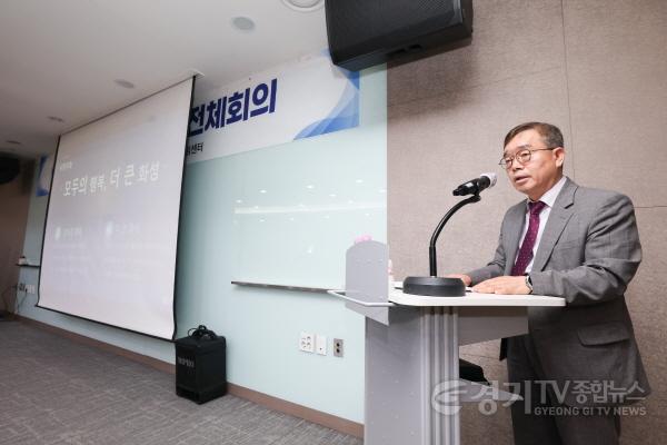 [크기변환]13-3. 조승문 화성미래비전위원장이 화성미래비전위원회 전체회의에서 민선 9기 시정 운영 방향을 설명하고 있다.jpg