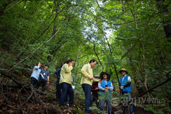 [크기변환](0719)[산림녹지과]“시민 안전이 최우선”… 최현덕 남양주시장, 산사태 취약지역 긴급 점검(사진3).jpg