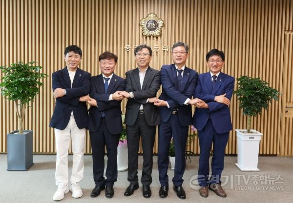 [크기변환]260722 남종섭 의장, 충북·인천·세종시의회 의장과 회동 “지방의회법 제정·정책지원관 확대, 하나 된 목소리 낼 것” (3).jpg