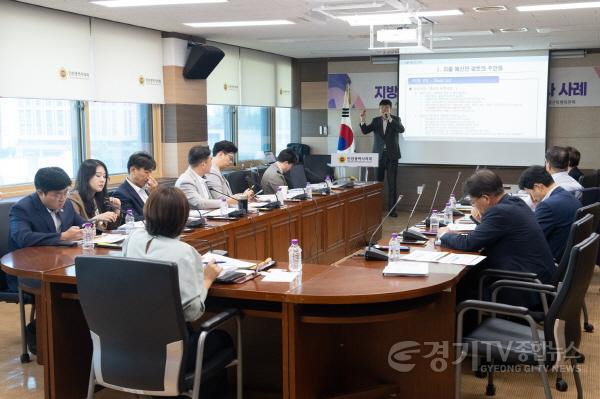 [크기변환](사진2)인천시의회 예결위, 전문적·합리적 예산 심사 위한 전문가 특강 개최.jpeg