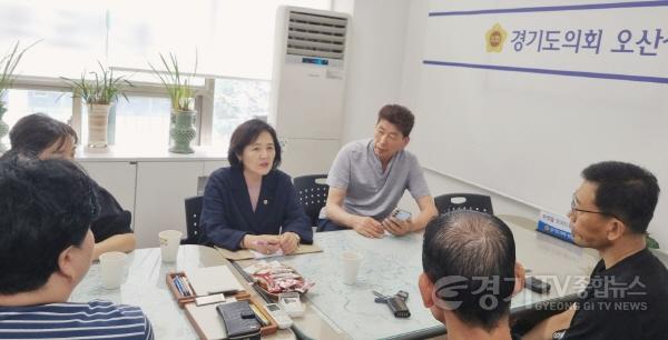 [크기변환]260724 김영희 의원, 오산상담소에서 문시 배드민턴 클럽과 정담회 개최 (1).jpg