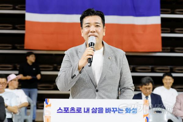[크기변환]2.이계철의장 축사모습2.jpg