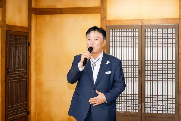 [크기변환]1 경기도 무형유산 거북놀이보존회, 관내 어르신 초청 경로잔치 2.jpg