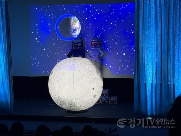 [크기변환]공연 보고, 아이스크림 먹고!… 제천시육아종합지원센터, 영유아 가족 문화·여가 지원 (2).jpg