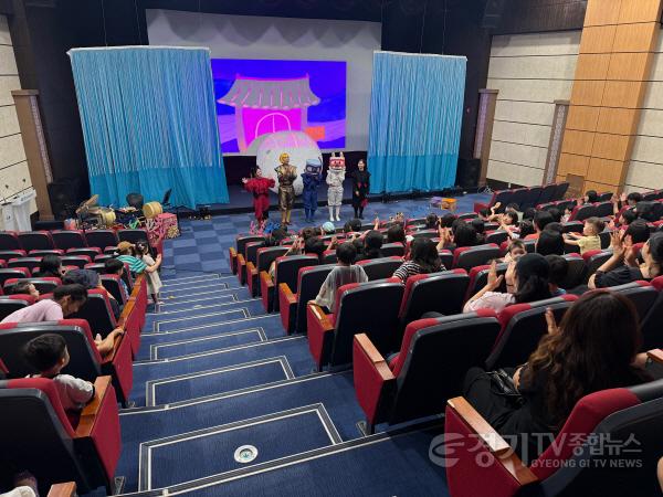 [크기변환]공연 보고, 아이스크림 먹고!… 제천시육아종합지원센터, 영유아 가족 문화·여가 지원 (3).jpg