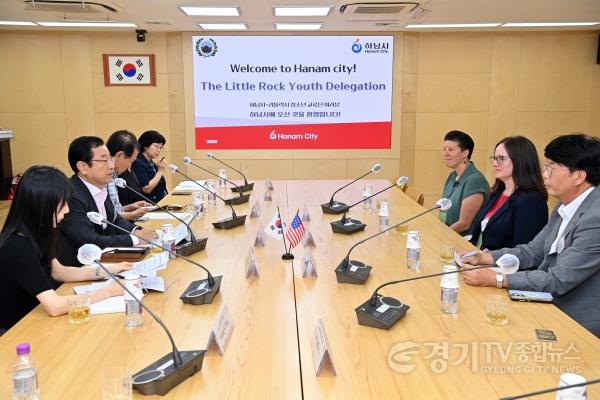 [크기변환](사진2)“K-팝 떼창에 인생네컷 찰칵”… 미국 리틀락 아이들도 반한 하남 K-컬처.jpg