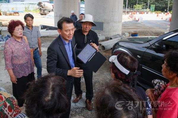 [크기변환](0728)[행정지원과]“시민의 목소리가 시정이 된다”… 남양주시, 화도읍서 두 번째 ‘현장시장실’ 운영(사진2).jpg