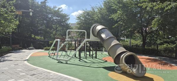 [크기변환]3-2. 용인특례시는 기흥구 영덕동에 있는 함박웃음어린이공원을 정비했다.jpg