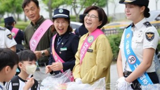 [크기변환]1 (소통협치담당관) 김보라 안성시장, 민선 9기 첫 일정은 어린이 안전 (1).jpg