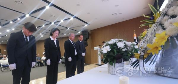 [크기변환]260807_남종섭_의장__원폭_투하_81주년_희생자_추모_“피해자·후손_위한_실질적_지원_이어갈_것_(4).jpg