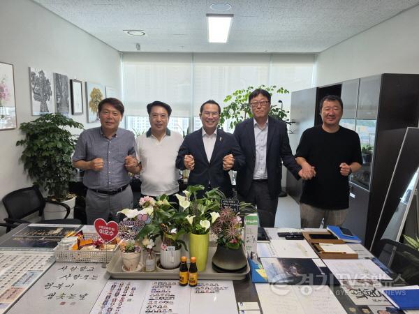 [크기변환]260806 이오수 의원. 80번 버스 노선 변경 이끌어…학생 등교·직장인 출퇴근 불편 해소.jpg