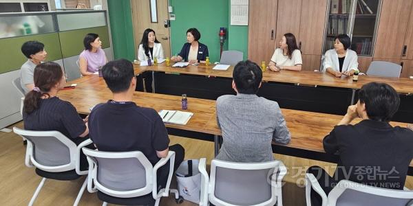 [크기변환]260810_김미숙_부의장__산본고·태을초_통학로_안전개선_총력..._관계기관_머리_맞대.jpg