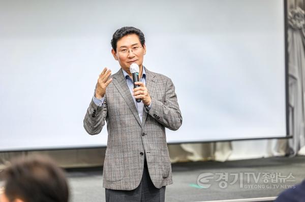 [크기변환]8-3. 11일 시청 컨벤션홀에서 이상일 시장이 발언하고 있다.jpg
