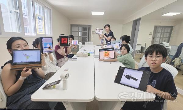 [크기변환]3. 용인특례시는 신갈오거리 도시재생 거점공간서 디지털 드로잉 굿즈 만들기 프로그램을 운영했다.jpg