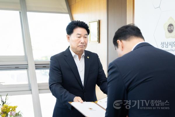 [크기변환][크기변환]2026-08-12 의원연구단체 심의위원 위촉식 (2).jpg
