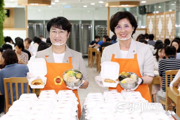 [크기변환]260814 경기도의회, 말복 맞아 직원 격려…건강한 여름나기 응원 (1).jpg