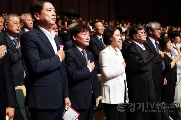 [크기변환]260815 남종섭 의장, 제81주년 광복절 경축행사 참석...“선열의 뜻 기억할 것” (3).jpg