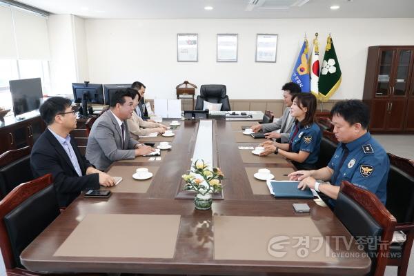 [크기변환]2.이계철의장 화성서부경찰서방문2.jpg
