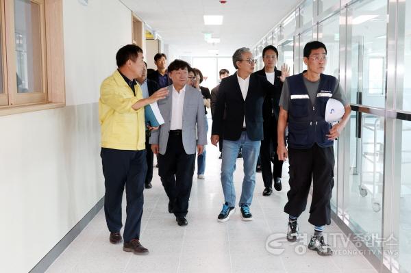 [크기변환]260818 남종섭 의장, 9월 개교 앞둔 용인 기흥중학교 현장점검 (2).jpg