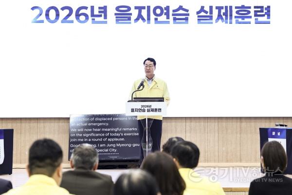[크기변환]2-4. 정명근 화성특례시장이 19일 화성시농업기술센터에서 열린 2026년 을지연습 도 단위 실제훈련에서 위기 상황에 대비한 관계기관 간 협력체계의 중요성을 강조하고 있다.jpg