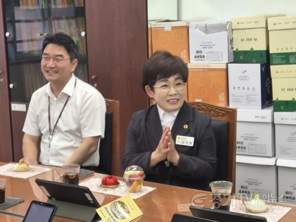 [크기변환]260821_김선희_의원__매봉초등학교_찾아_교육_현안_점검_및_현장_정담회_개최 (1).jpg