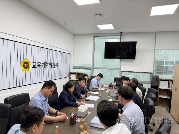 [크기변환]260819_국중범_교육기획위원장__“교육협력사업은_협의와_소통이_핵심..기관_간_협력체계를_더욱_강화해야”_(1).jpg
