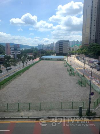 [크기변환]1-1. 용인특례시는 수지구 동천동 125-1번지 일원 유휴부지에 임시 공영주차장을 조성했다.jpg