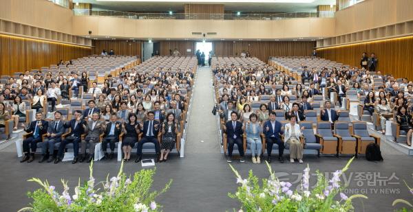 [크기변환]260825_경기도교육청__9월_1일_자_교원장__교육전문직원_임명장_수여식(사진4).jpg