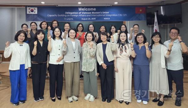 [크기변환]경기도기술학교 베트남여성연맹 방문 사진(1).JPG