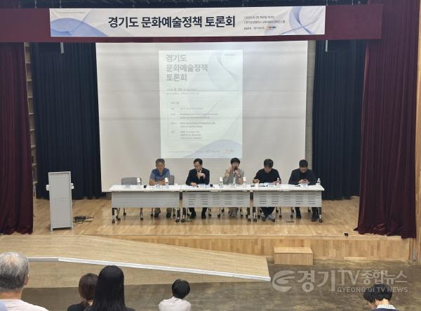 [크기변환]260826_채신덕_문화체육관광위원장__“문화가_살아야_지역이_살아..._현장_중심_문화예술정책으로_전환해야”(2).jpg
