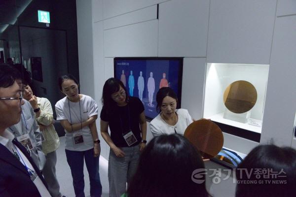 [크기변환]1 이천시 공직자 반도체 특강 SK하이닉스 현장 견학 3.jpg