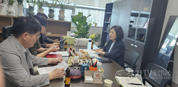 [크기변환]260827_김영희_의원__사립유치원_지하_급식실_문제_해법_모색...“보육_현장의_현실과_유아_안전_함께_살펴야” (1).png