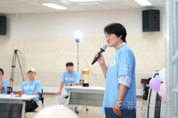 [크기변환]260828_신미숙_의원__경기_재도전학교_3기_퇴소식_참석(2).jpg