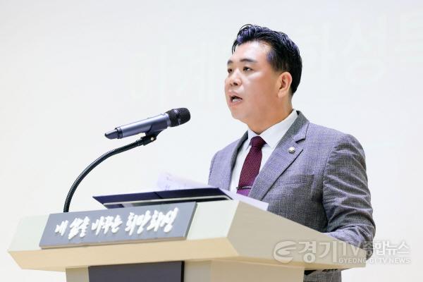 [크기변환]2.이계철의장 인사말씀 모습2.jpg