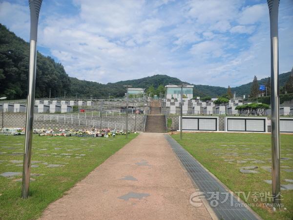 [크기변환]2-2. 용인특례시가 용인평온의 숲에 7116기 규모 야외 벽식 봉안담을 마련했다.jpg