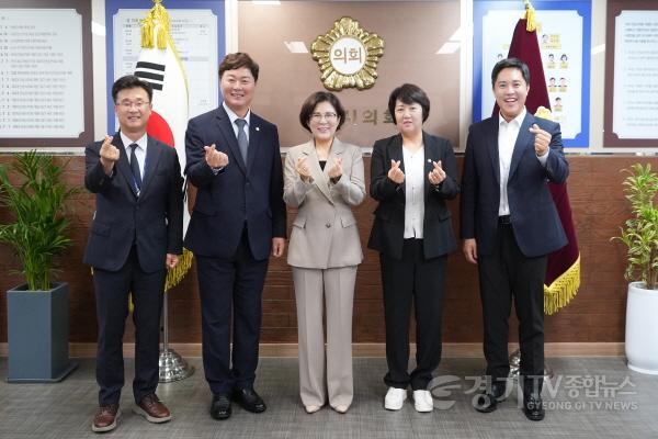 [크기변환]260901 안성시의회  민선9기 안성시와 첫 간담회…소통·협력으로 지역 현안 논의.jpg