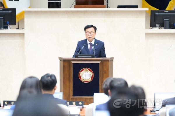 [크기변환]20260902 제306회 제1차 정례회 제1차 본회의-5분자유발언1.김영식 의원(3).jpg