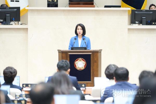 [크기변환]사진2. 용인특례시의회 오수정 의원이 2일 열린 제306회 제1차 정례회 제1차 본회의에서 5분 자유발언을 하고 있다.jpg