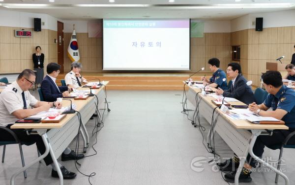 [크기변환]7-3. 이상일 용인특례시장이 3일 시청 3층 비전홀에서 열린 제19회 안전문화살롱에 참석해 발언하고 있다.jpg