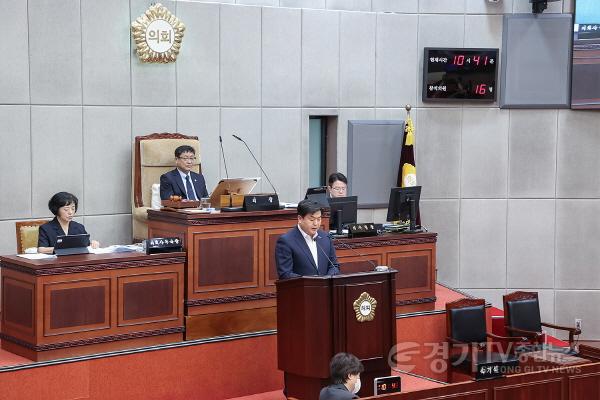 [크기변환]수시보도 4일 제338회 시흥시의회 제1차 정례회가 열린 가운데 임병택 시흥시장이 시흥시 재정 상황을 보고하고 있다 (2).jpg