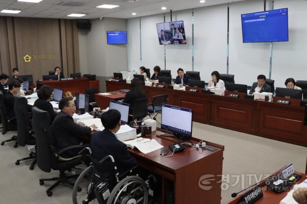 [크기변환]260907_보건복지위원회__2026년도_제2회_추경예산안_심사_돌입_(2).jpg
