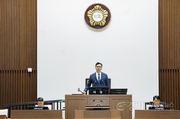 [크기변환]2.이계철의장 본회의 진행 모습2.jpg