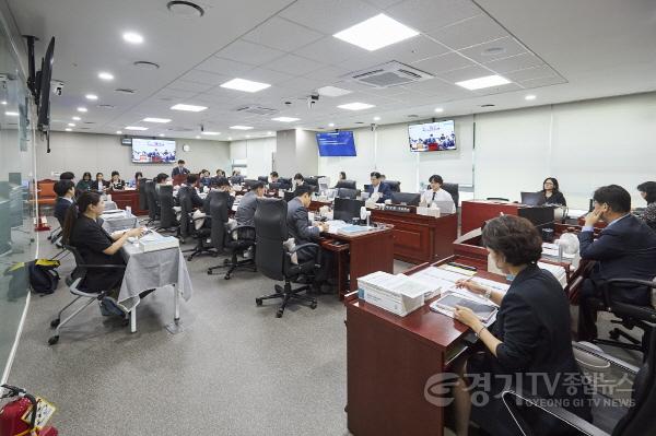 [크기변환]260910_미래과학협력위원회__제2차_추경_조례_동의안_집중_심사_미래산업_정책_사업_점검_(2).jpg