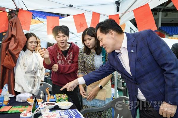 [크기변환]1-1. 수원 5개 대학 청춘 한자리에… 대학생 한마음 축제 ‘2026 수페리얼’ 개최.jpg