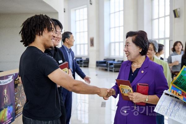 [크기변환]260910_금종례_의원__“국제교류_네트워크_활용해_경기미래교육_외연_넓혀야”_(3).jpg